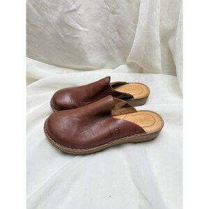 Born Leather Women’s Slip on size 8